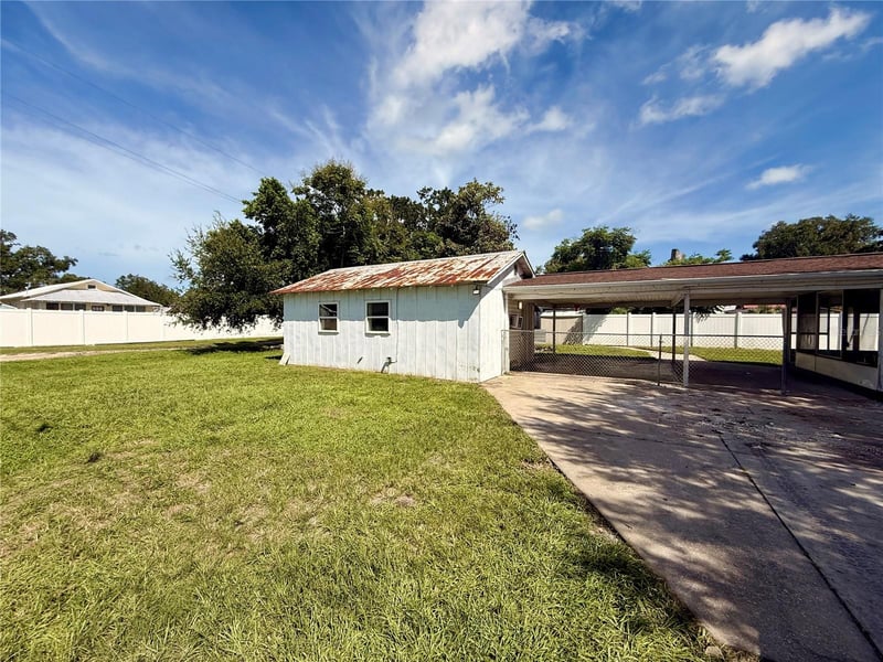 5629 19th St, Zephyrhills, FL 33542