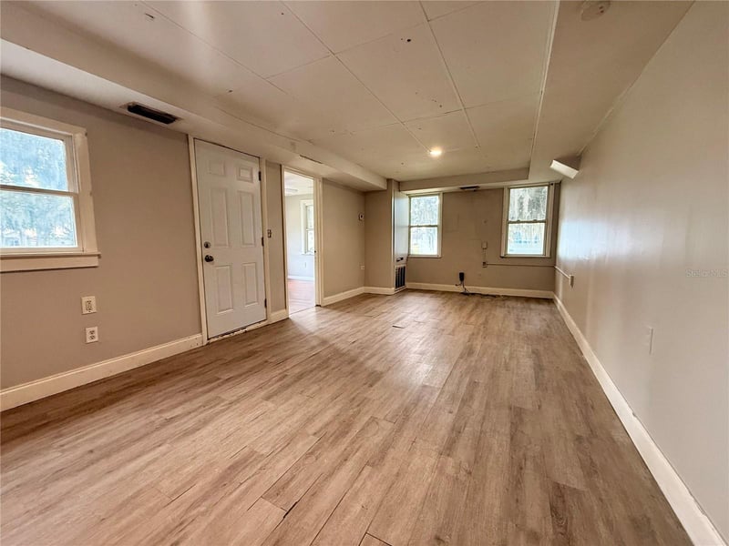 5629 19th St, Zephyrhills, FL 33542