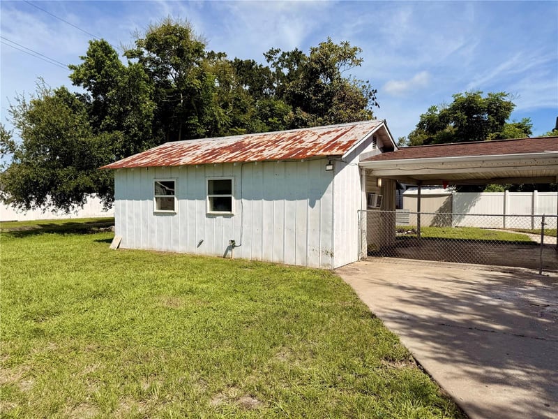 5629 19th St, Zephyrhills, FL 33542