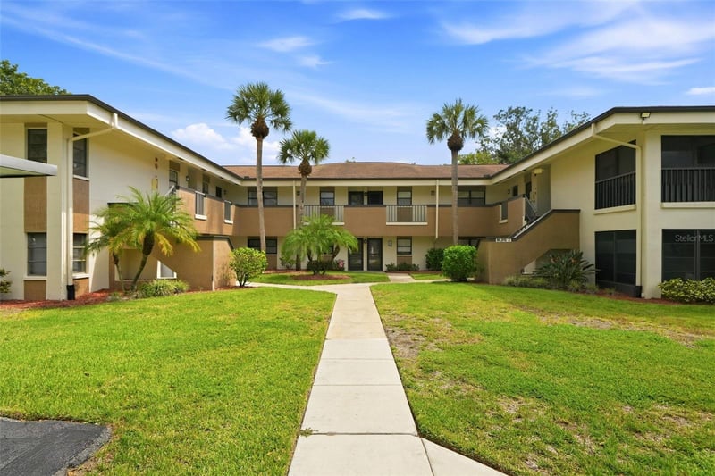 2700 Nebraska Ave #2-203, Palm Harbor, FL 34684