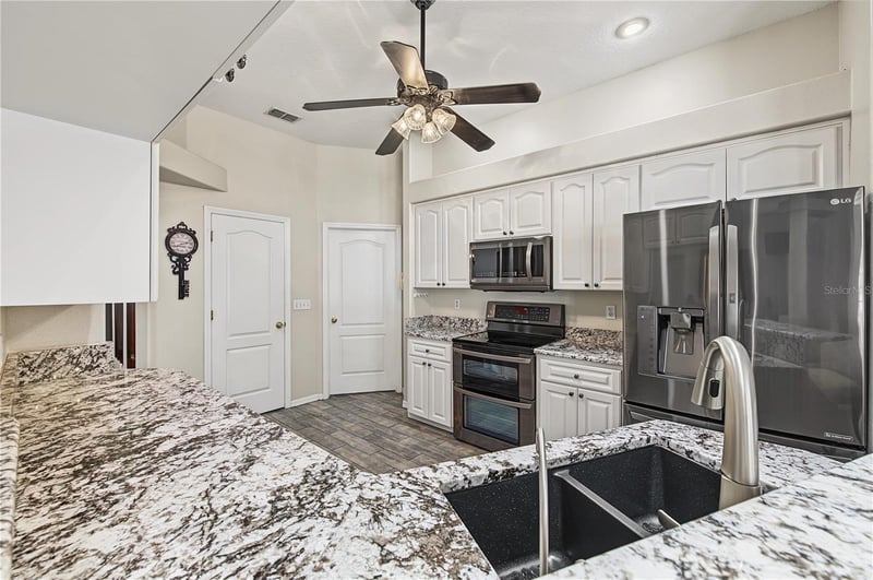 24415 Rolling View Ct, Lutz, FL 33559