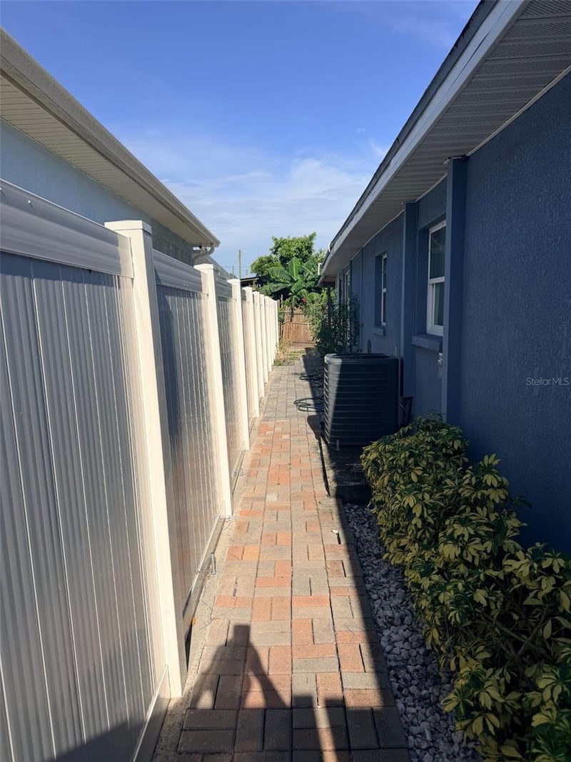 6913 Blossom Ave, Tampa, FL 33614