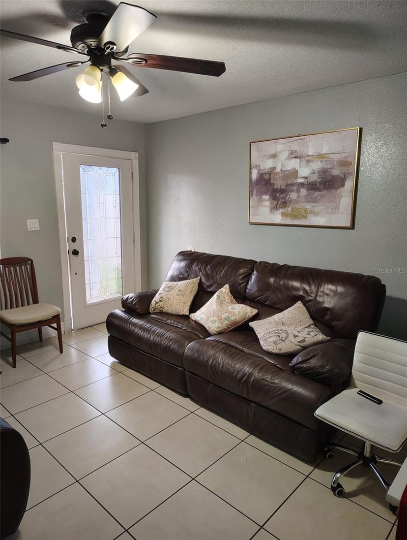 6913 Blossom Ave, Tampa, FL 33614
