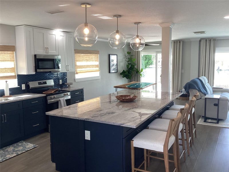 11110 1st St E, Treasure Island, FL 33706