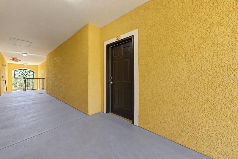 10209 Courtney Palms Blvd #301, Tampa, FL 33619