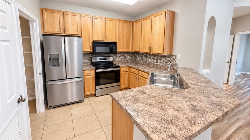 10209 Courtney Palms Blvd #301, Tampa, FL 33619