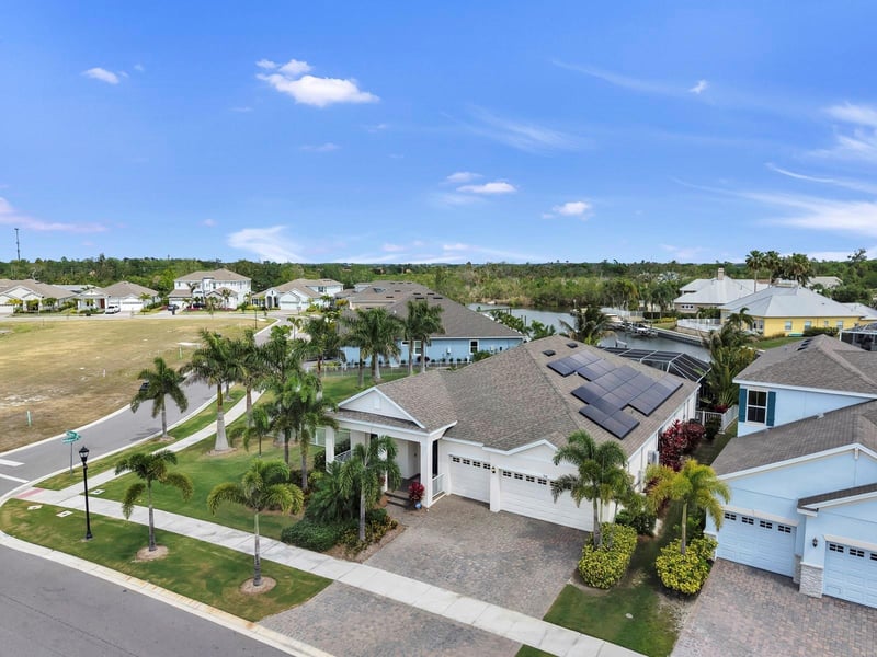 954 Signet Dr, Apollo Beach, FL 33572