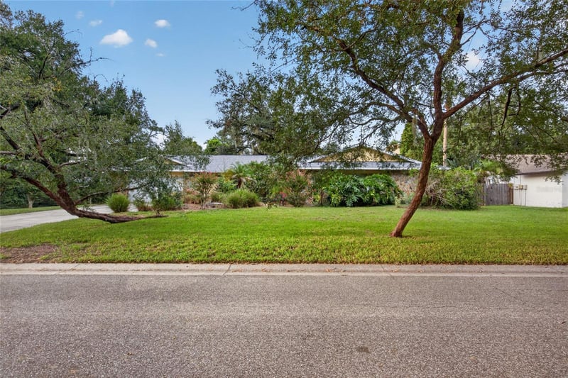 531 Garrard Dr, Temple Terrace, FL 33617