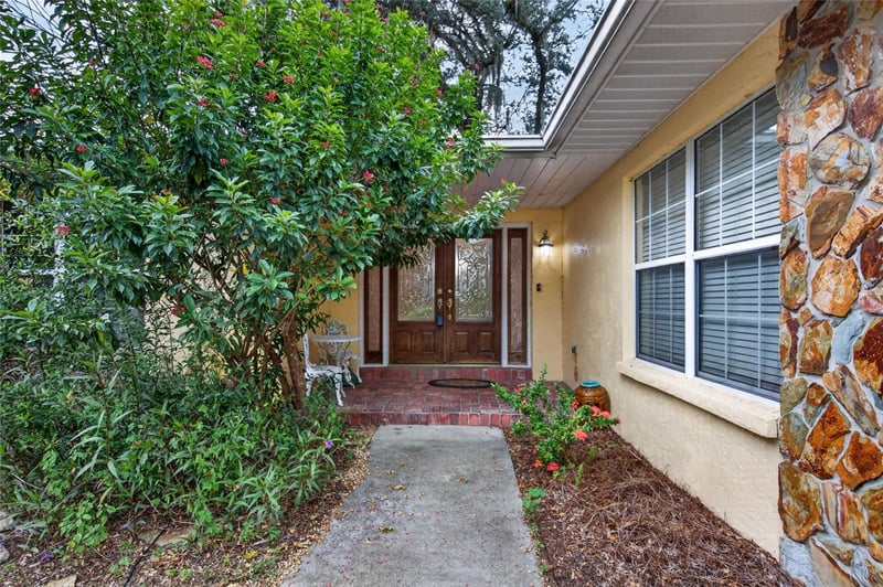 531 Garrard Dr, Temple Terrace, FL 33617