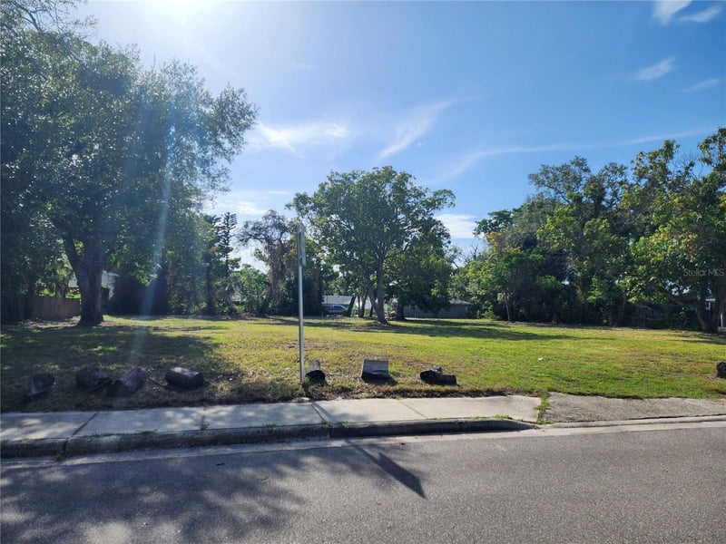 1108 19th St W, Bradenton, FL 34205