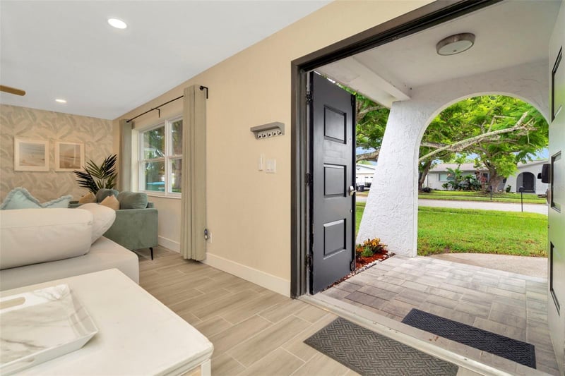 11008 111th Way, Seminole, FL 33778