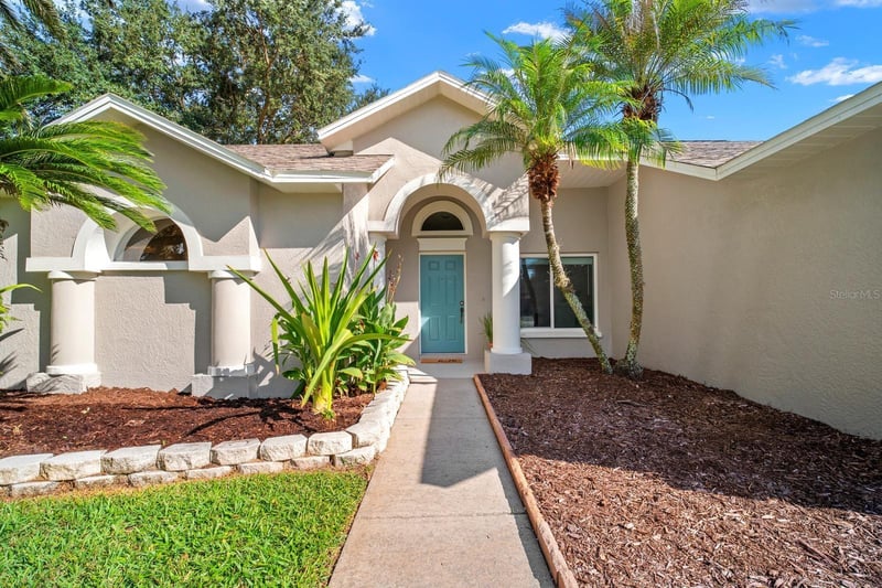 3912 Appletree Dr, Valrico, FL 33594
