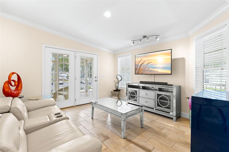 7300 Americana Dr NE #143, St Petersburg, FL 33702