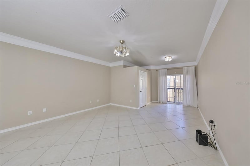4323 Bayside Village Dr #219, Tampa, FL 33615