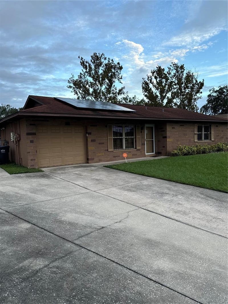 5206 Colfax Pl, Seffner, FL 33584