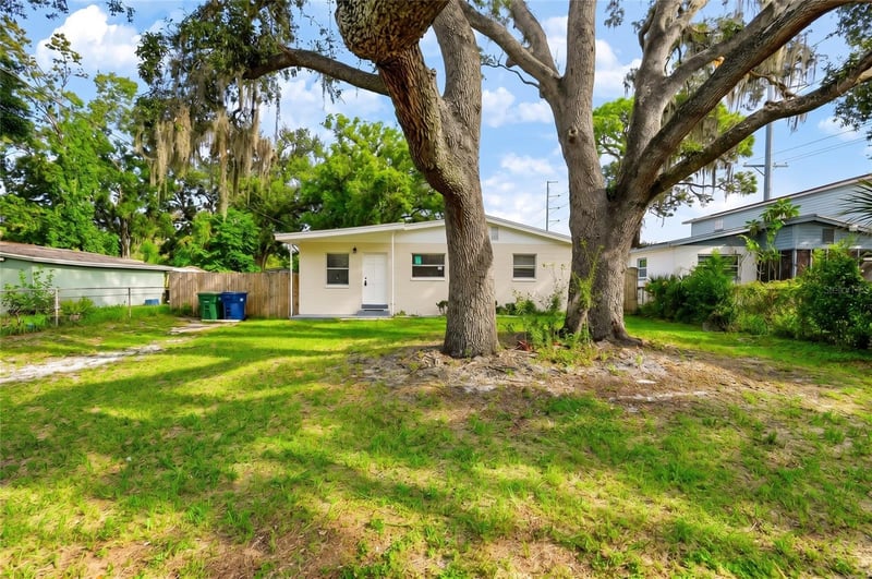 2438 N Ramona Cir, Tampa, FL 33612