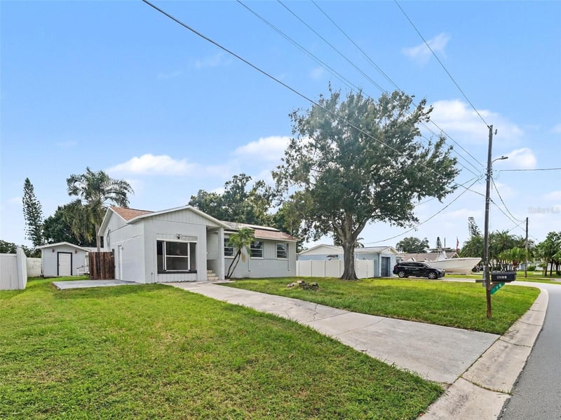 520 Fairhope Dr, Apollo Beach, FL 33572