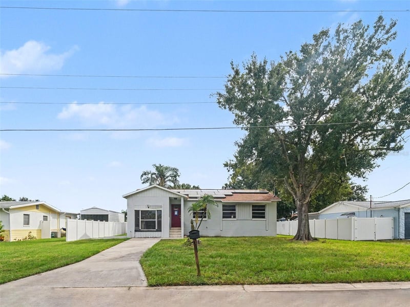 520 Fairhope Dr, Apollo Beach, FL 33572
