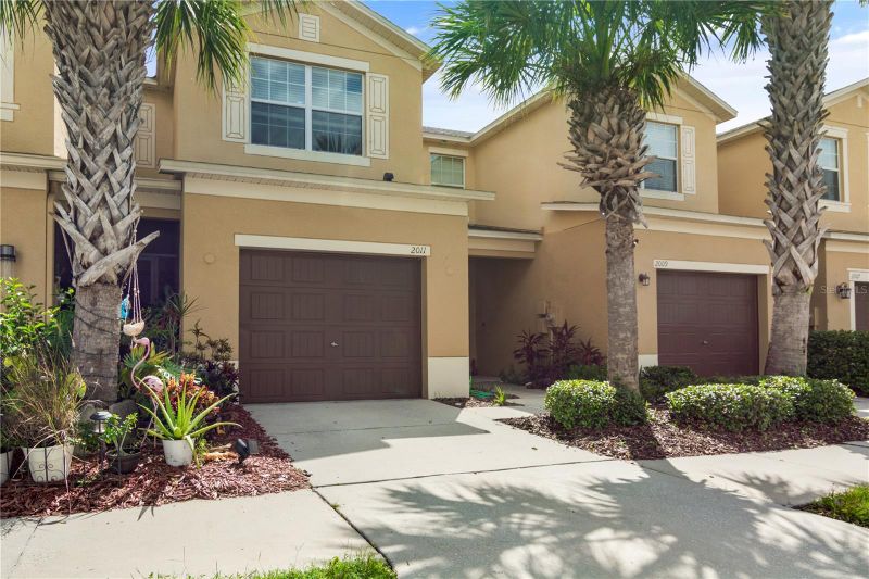 2011 Hawks View Dr, Ruskin, FL 33570