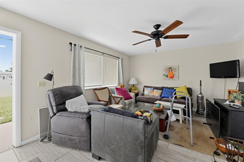 205 Kings Blvd #67, Sun City Center, FL 33573