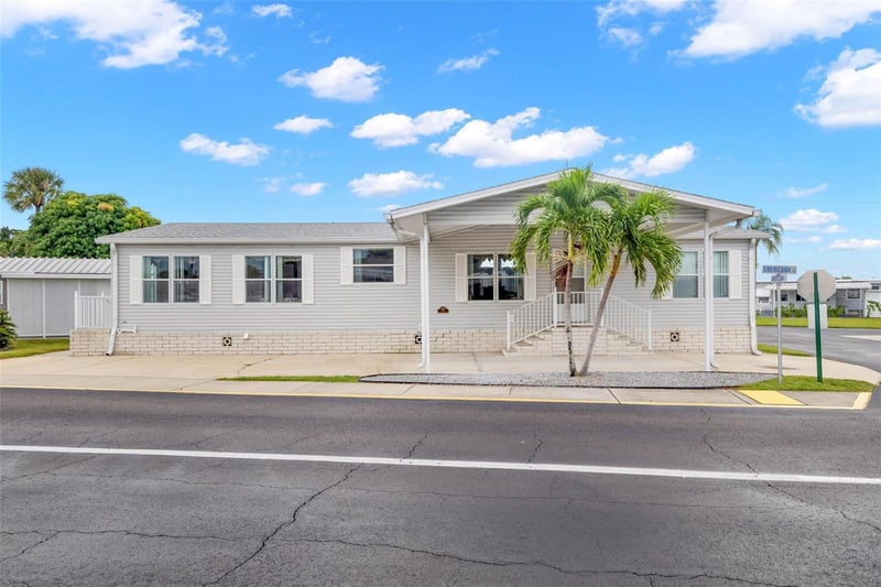 166 Americana Ct NE #224, St Petersburg, FL 33702