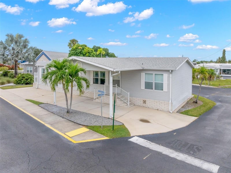 166 Americana Ct NE #224, St Petersburg, FL 33702