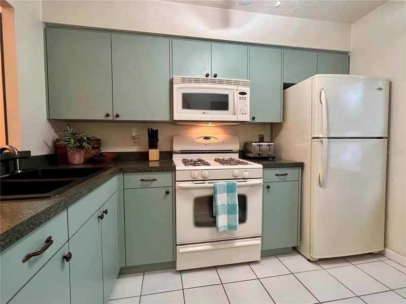 1286 Mission Hills Blvd, Clearwater, FL 33759