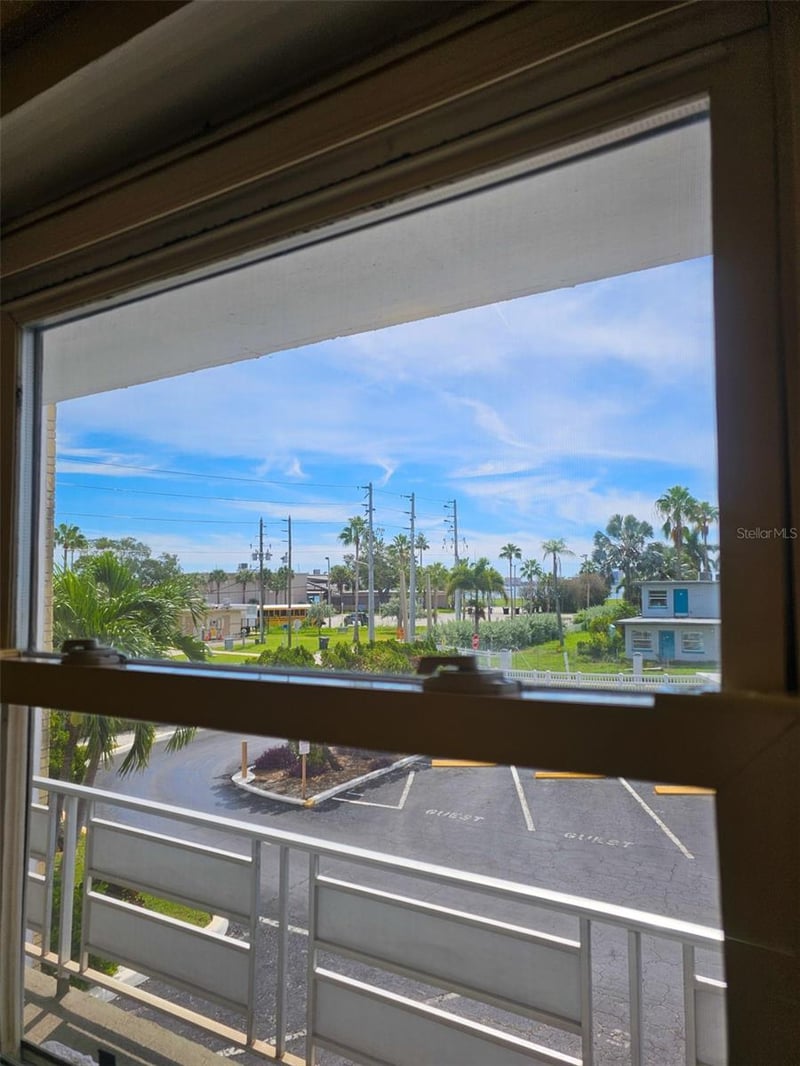 3128 59th St S #203, Gulfport, FL 33707