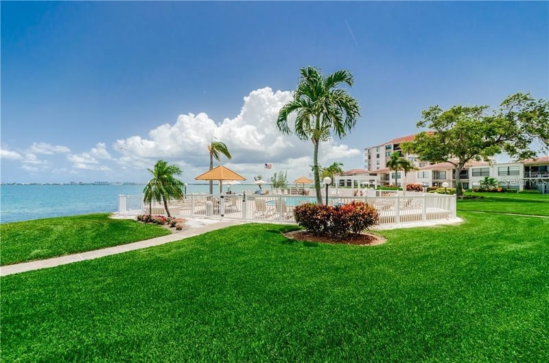 6265 Sun Blvd #805, St Petersburg, FL 33715
