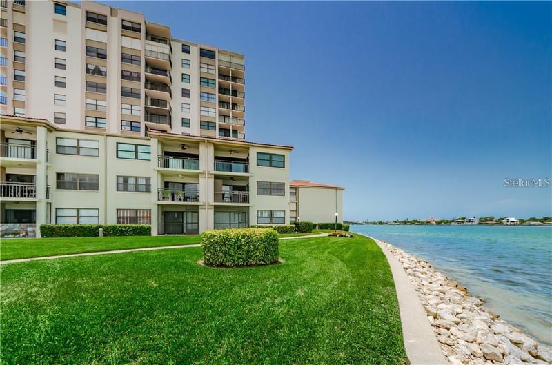 6265 Sun Blvd #805, St Petersburg, FL 33715