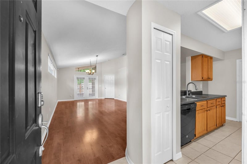 4002 Levonshire Pl, Valrico, FL 33596