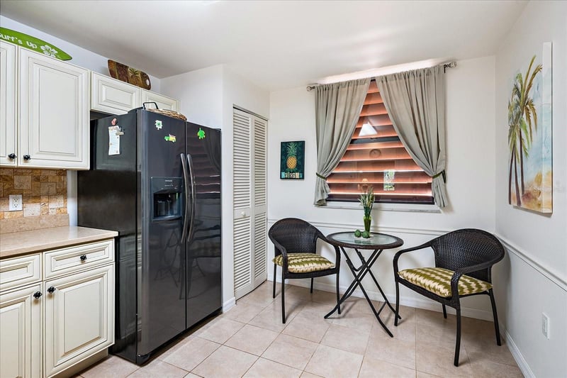 211 Pineneedle Dr #211, Bradenton, FL 34210