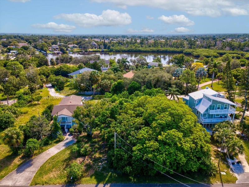 0 Bluff Blvd, Holiday, FL 34691