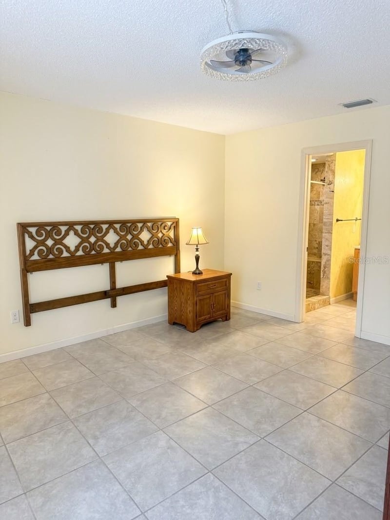 5623 80th St N #415, St Petersburg, FL 33709