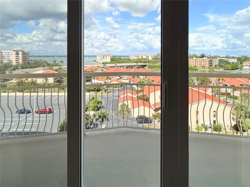 4900 Brittany Dr S #805, St Petersburg, FL 33715