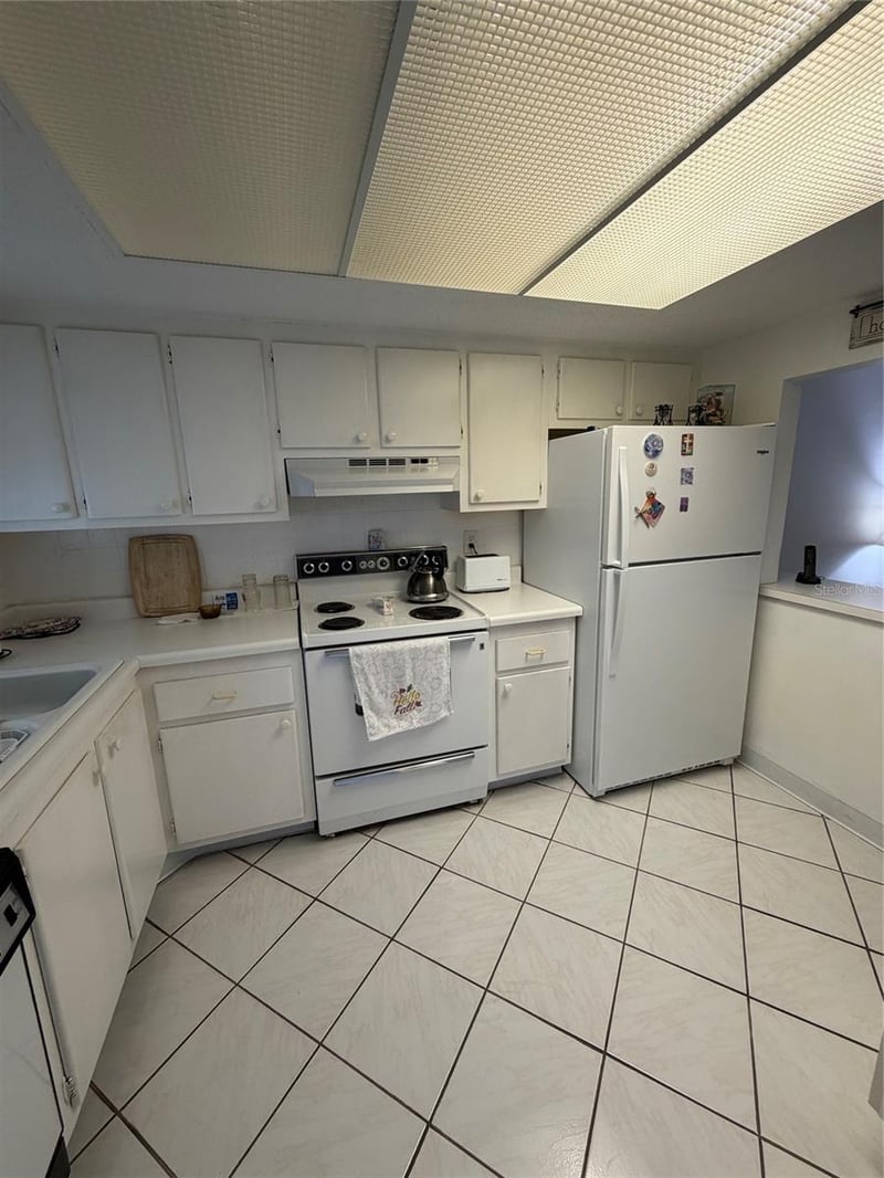 1524 Lakeview Rd #304, Clearwater, FL 33756