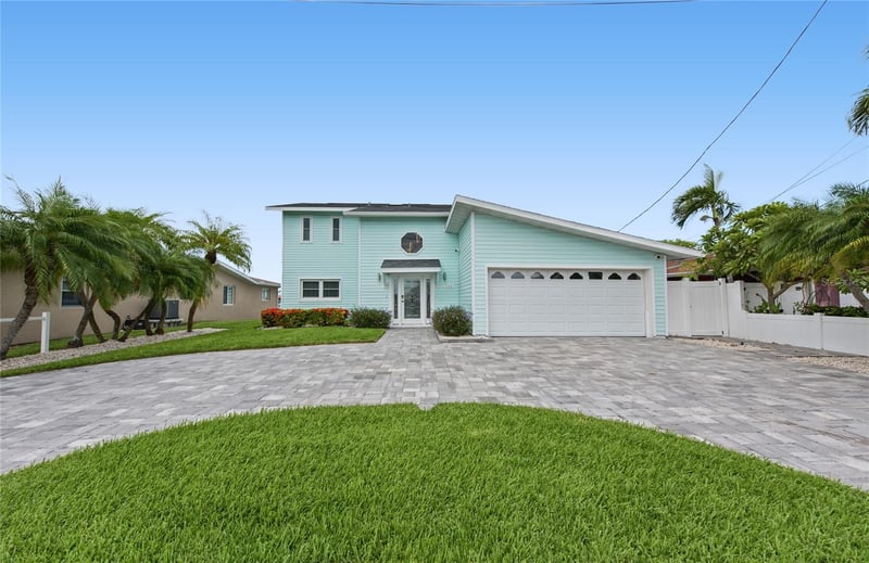 544 Lillian Dr, Madeira Beach, FL 33708