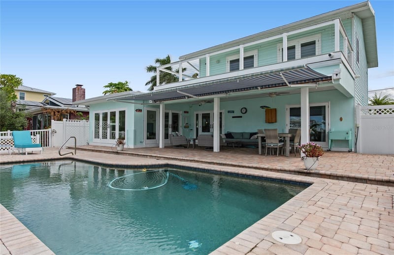 544 Lillian Dr, Madeira Beach, FL 33708