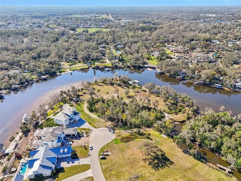8339 Alafia Pointe Dr, Riverview, FL 33578