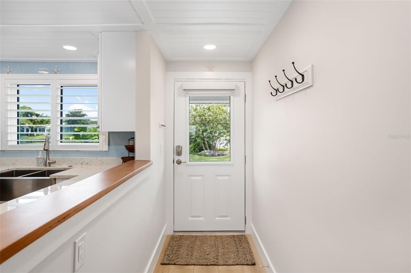 546 Spanish Dr S, Longboat Key, FL 34228