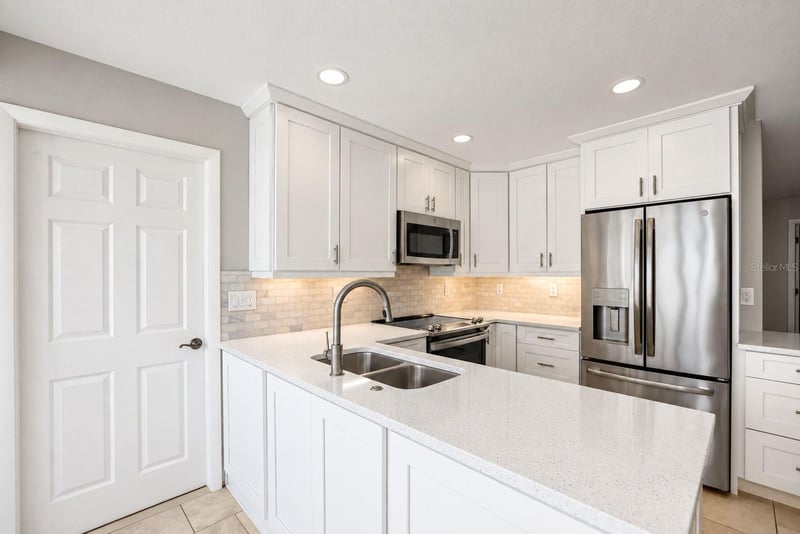 913 Sutton Pl, Palm Harbor, FL 34684