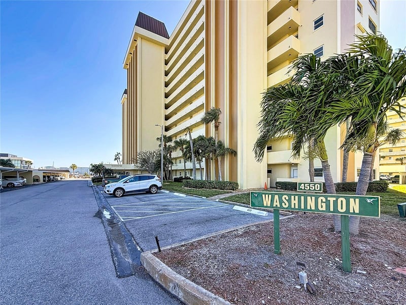 4550 Cove Cir #106, St Petersburg, FL 33708