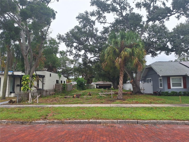 3910 8th St S, St Petersburg, FL 33705