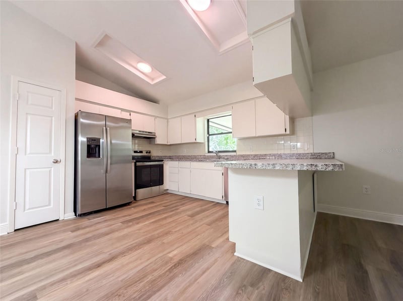 1711 Avant St, Valrico, FL 33594