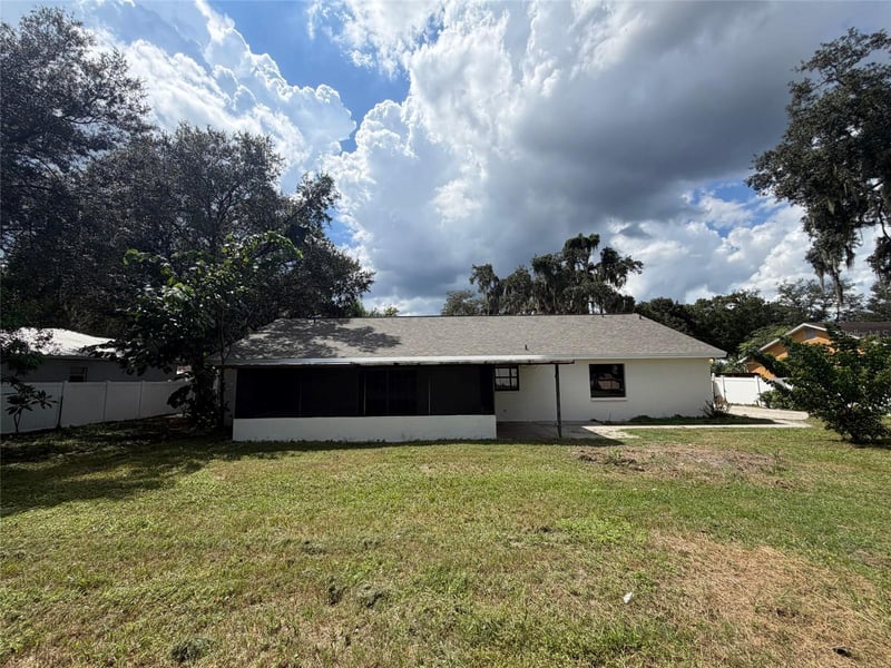 1711 Avant St, Valrico, FL 33594