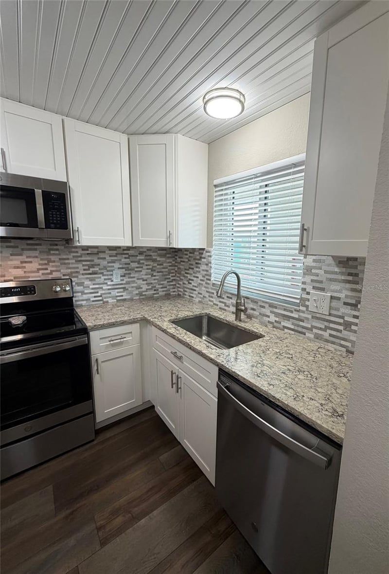 3708 Lake Bayshore Dr #K415, Bradenton, FL 34205