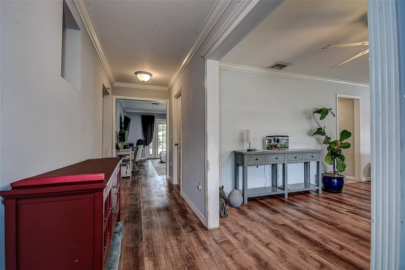 1508 Suffolk St N, St Petersburg, FL 33710