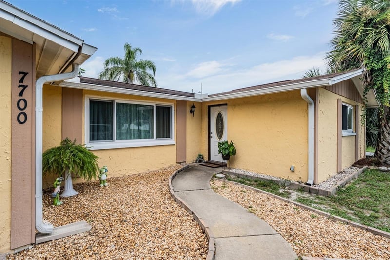 7700 Birchwood Dr, Port Richey, FL 34668