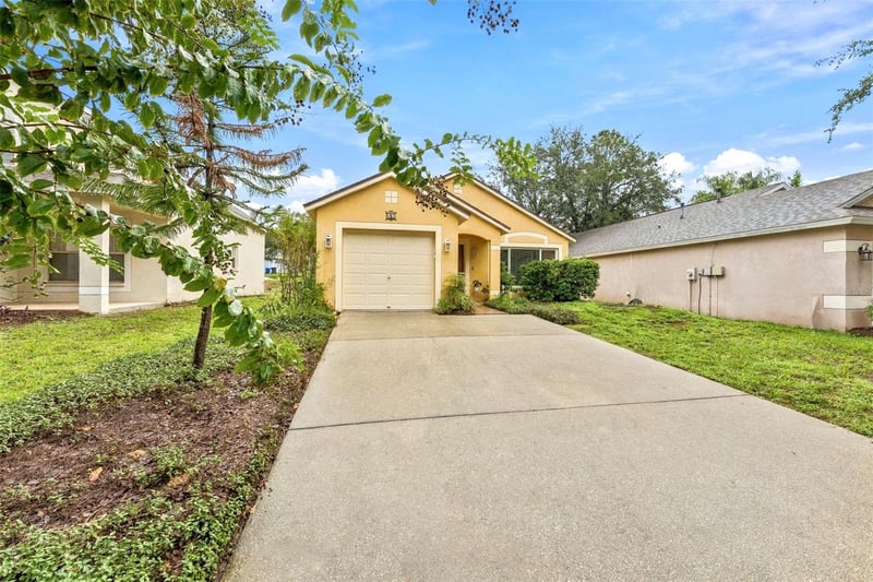 609 Cape Cod Cir, Valrico, FL 33594
