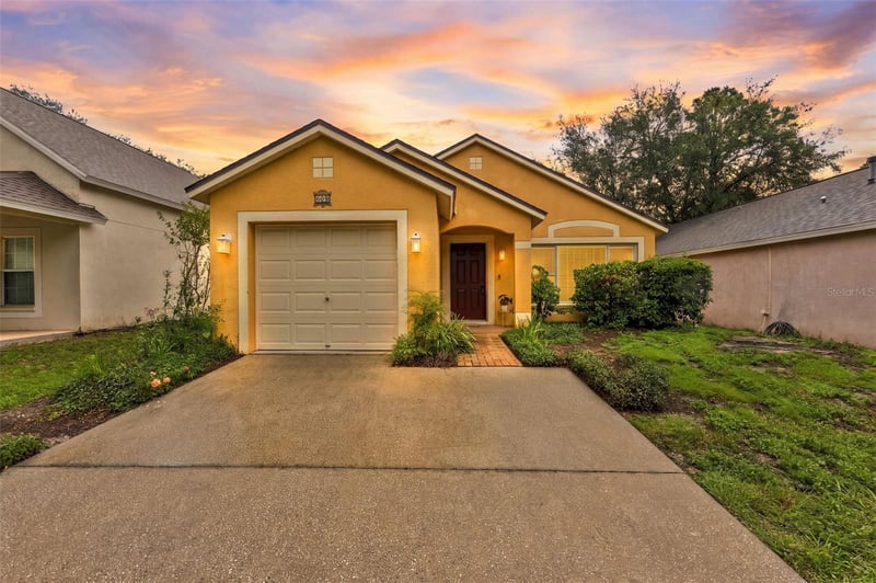 609 Cape Cod Cir, Valrico, FL 33594